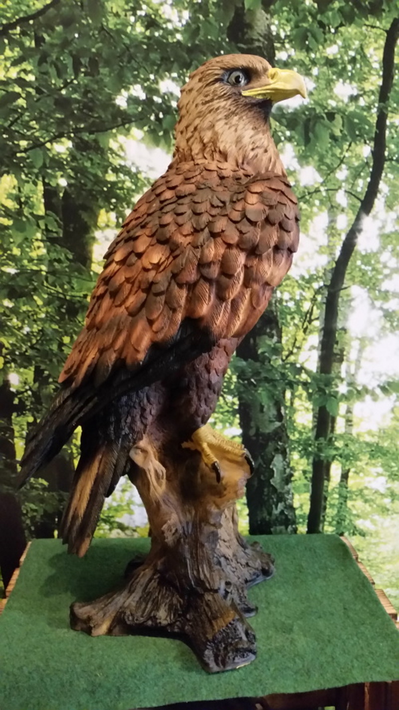 Dekofigur Adler auf Stamm Vogel Tierfigur Raubtier König Gartenfigur wetterfest 